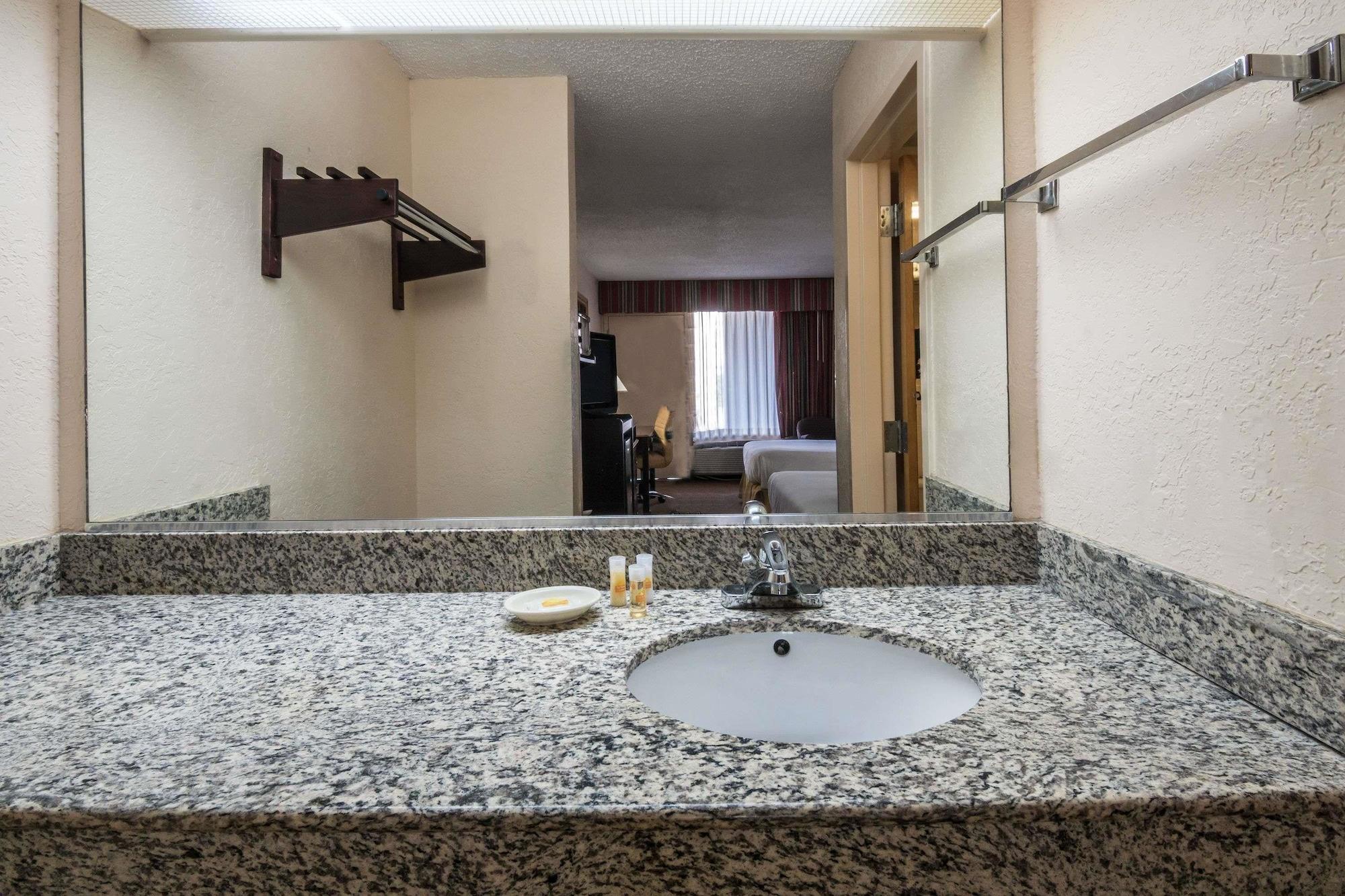 Days Inn By Wyndham Killeen Fort Hood Εξωτερικό φωτογραφία